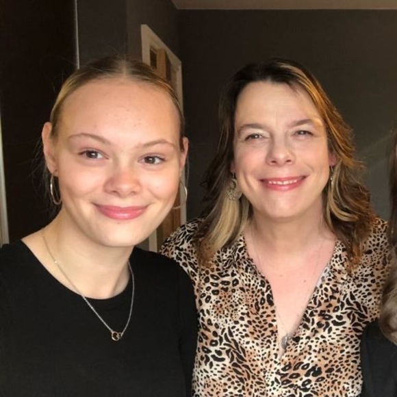 Meet your Posher, Olivia - Picture 1 of 1